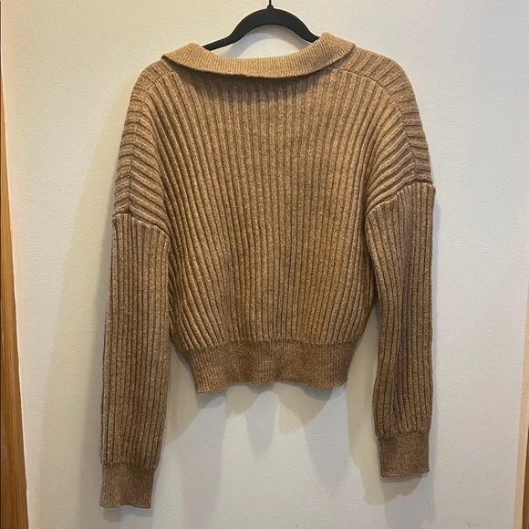 V-Neck Cropped Ribbed Sweater - Tan - Picture 3 of 3